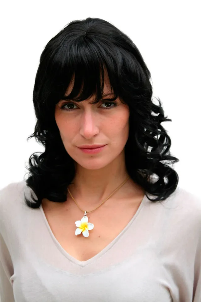 wig-me-up-6370-1b-damen-per-cke-schwarz-schulterlang-gelockt-mit-pony-ca-40-cm image 1