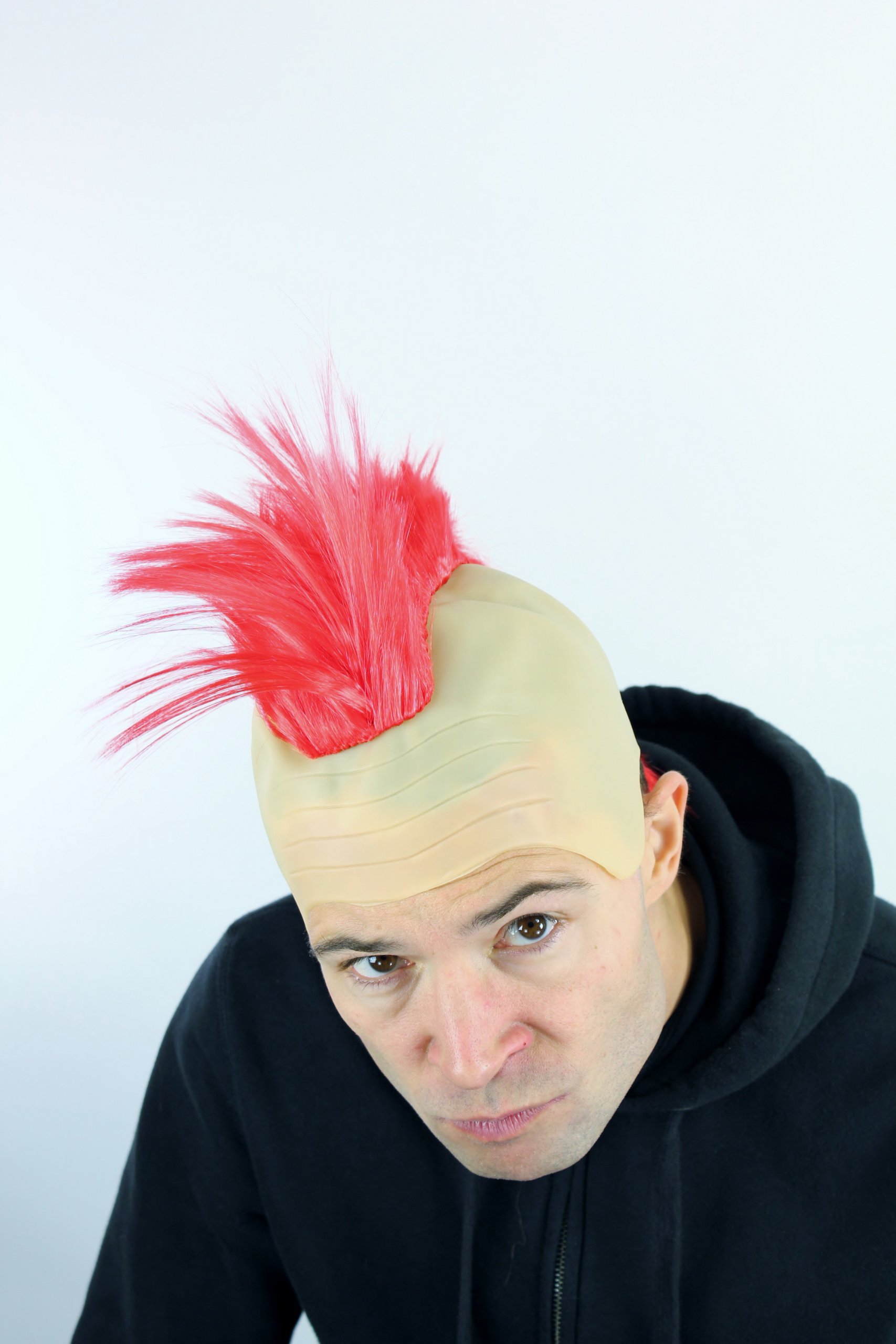 wig-me-up-4201-pc13-per-cke-punk-roter-iro-mohawk-auf-glatze image 5