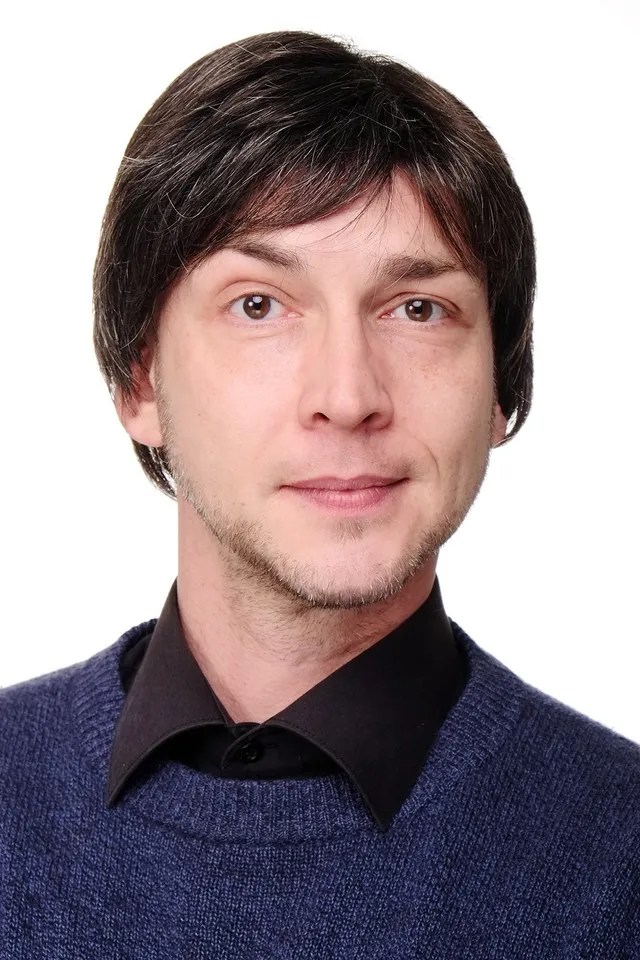 wig-me-up-gfw1865-34-herrenper-cke-kurz-scheitel-grau-schwarz image 1