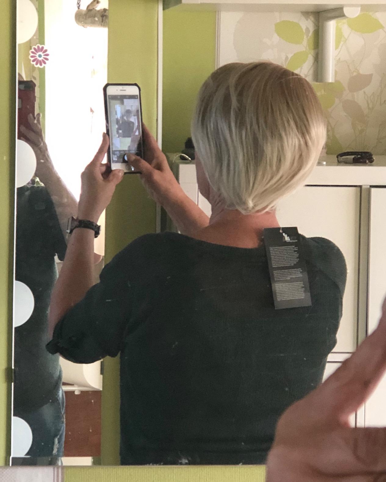 Perfekte Oma-Perücke
