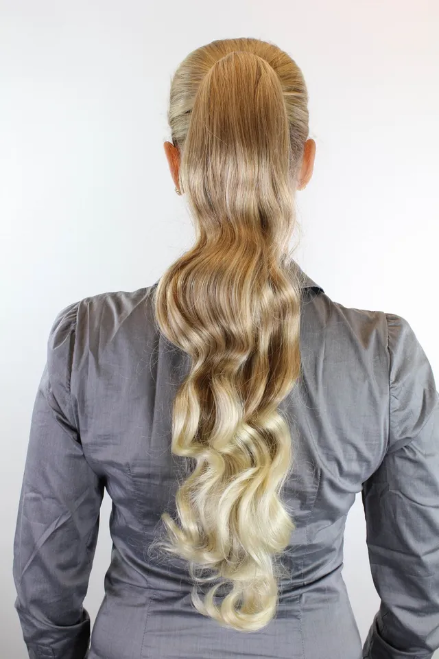 wig-me-up-dm21-27t613-haarteil-zopf-dunkelblond-platinblond-gewellt-60-cm image 1
