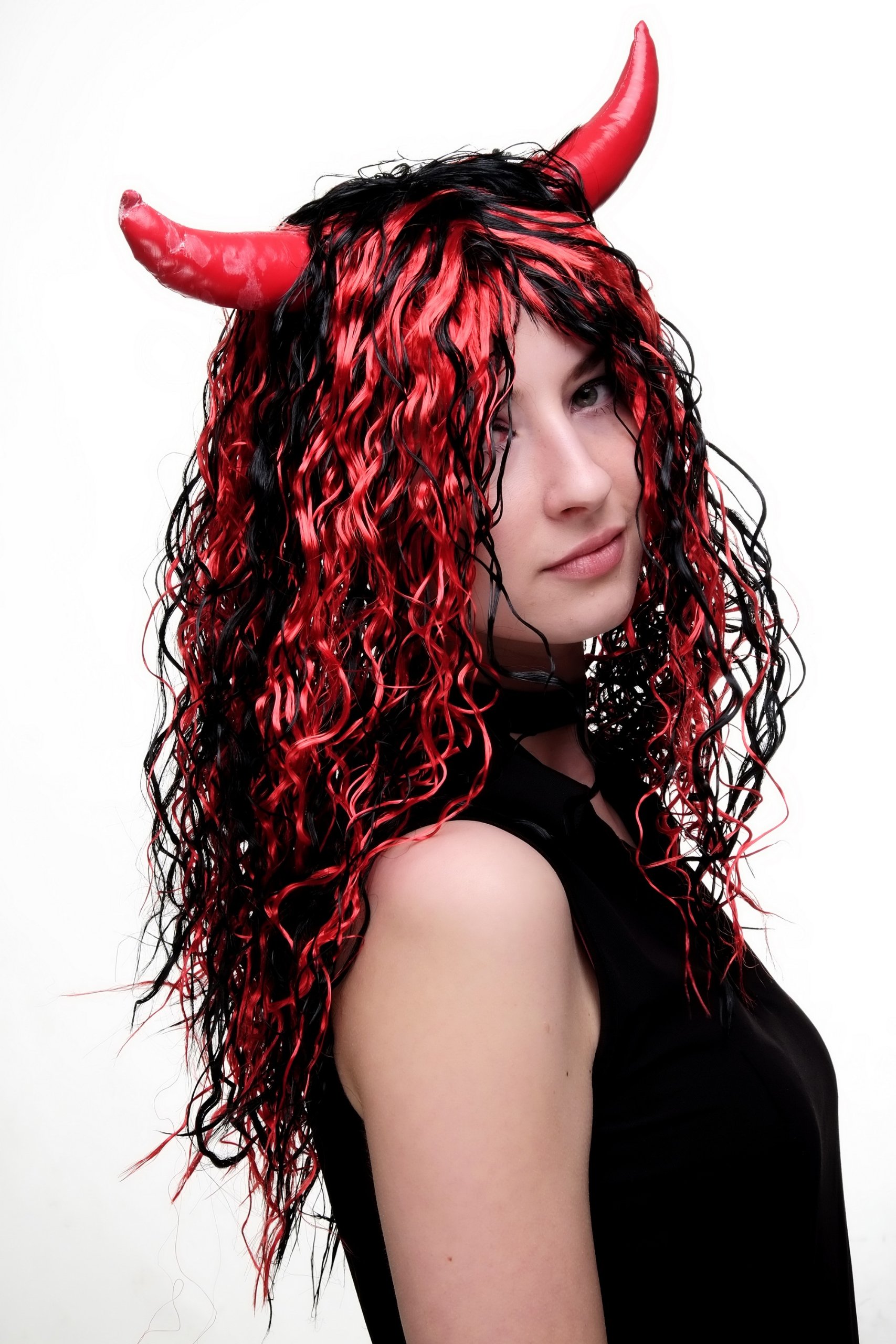 wig-me-up-4044-p103-13-teufelin-per-cke-lang-lockig-rot-schwarz-mit-h-rnern image 3