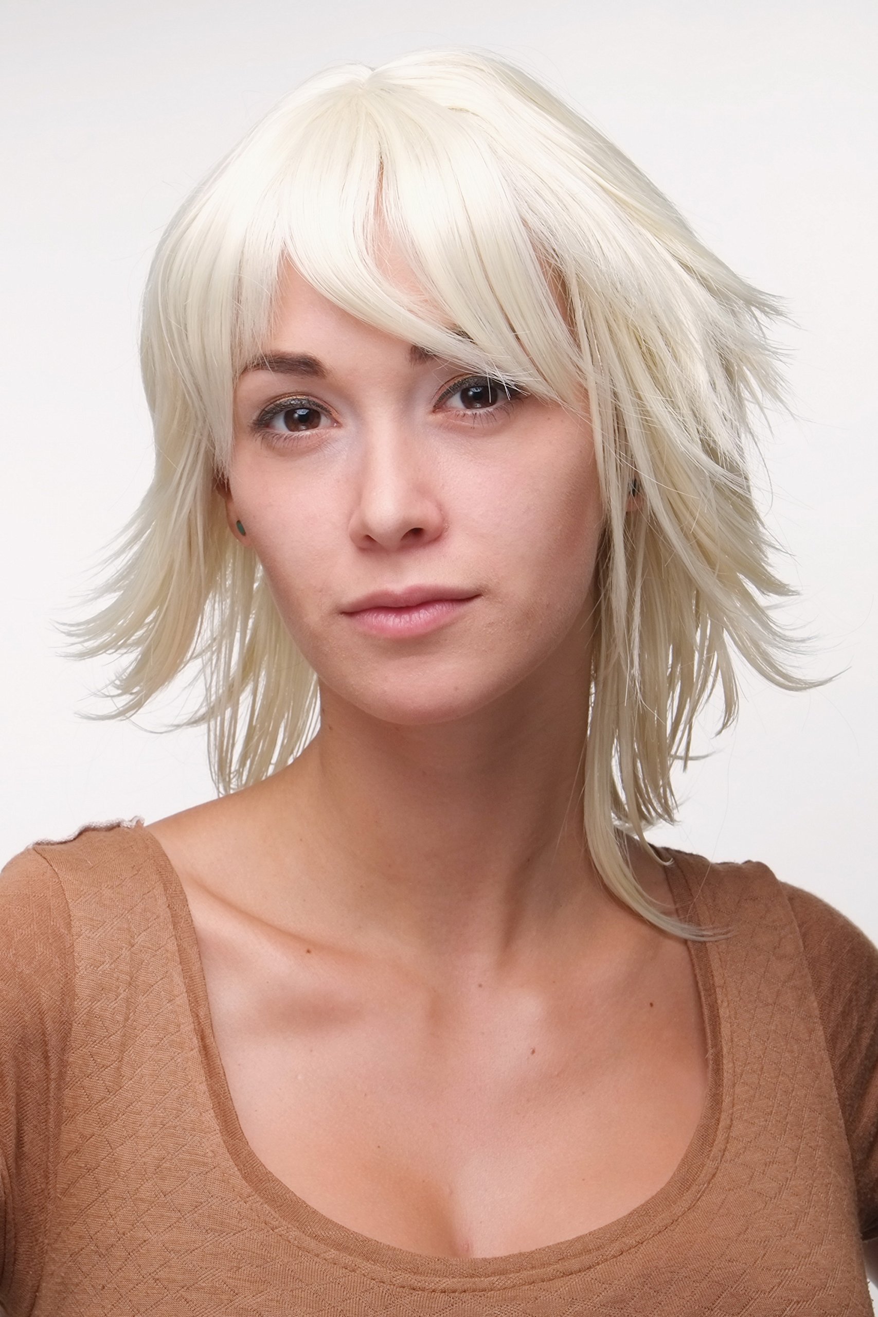 wig-me-up-8019-613-per-cke-platinblond-wetlook-halblang-35-cm image 2