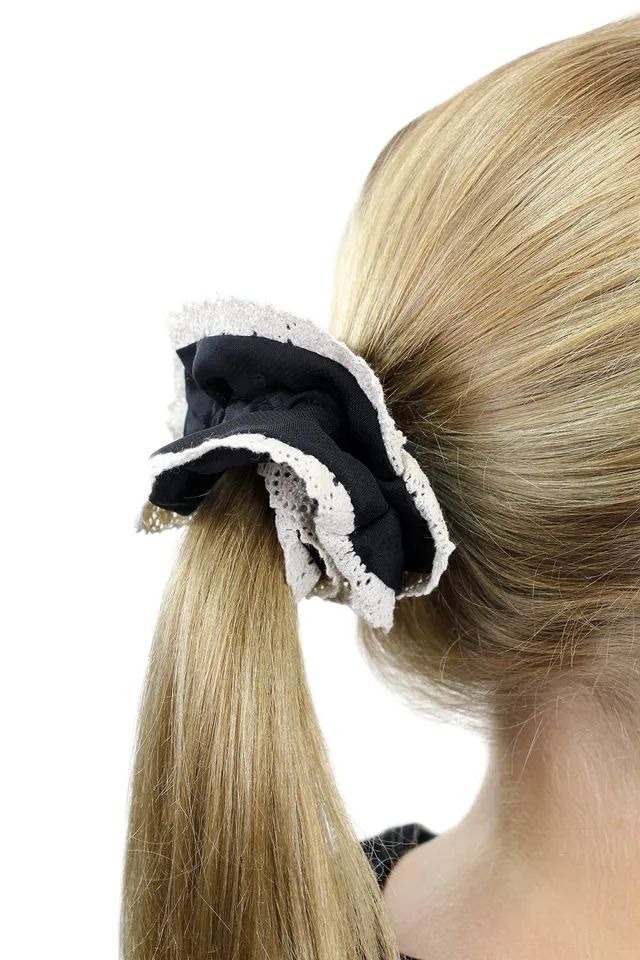 wig-me-up-z012-scrunchy-haarbinder-schwarz-mit-wei-er-spitze image 1