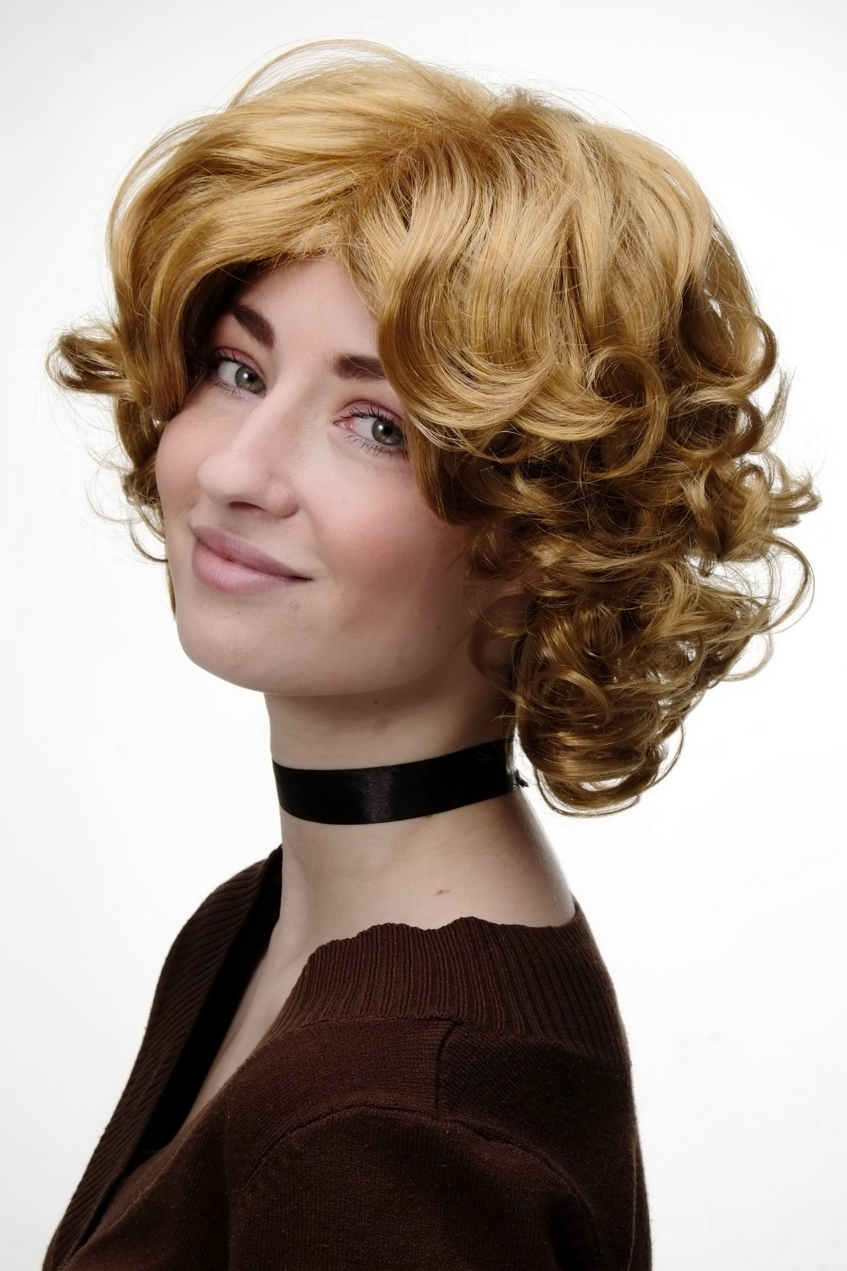 wig-me-up-gfw1690-124-damenper-cke-kurz-gelockt-toupiert-25-cm-dunkelblond image 3