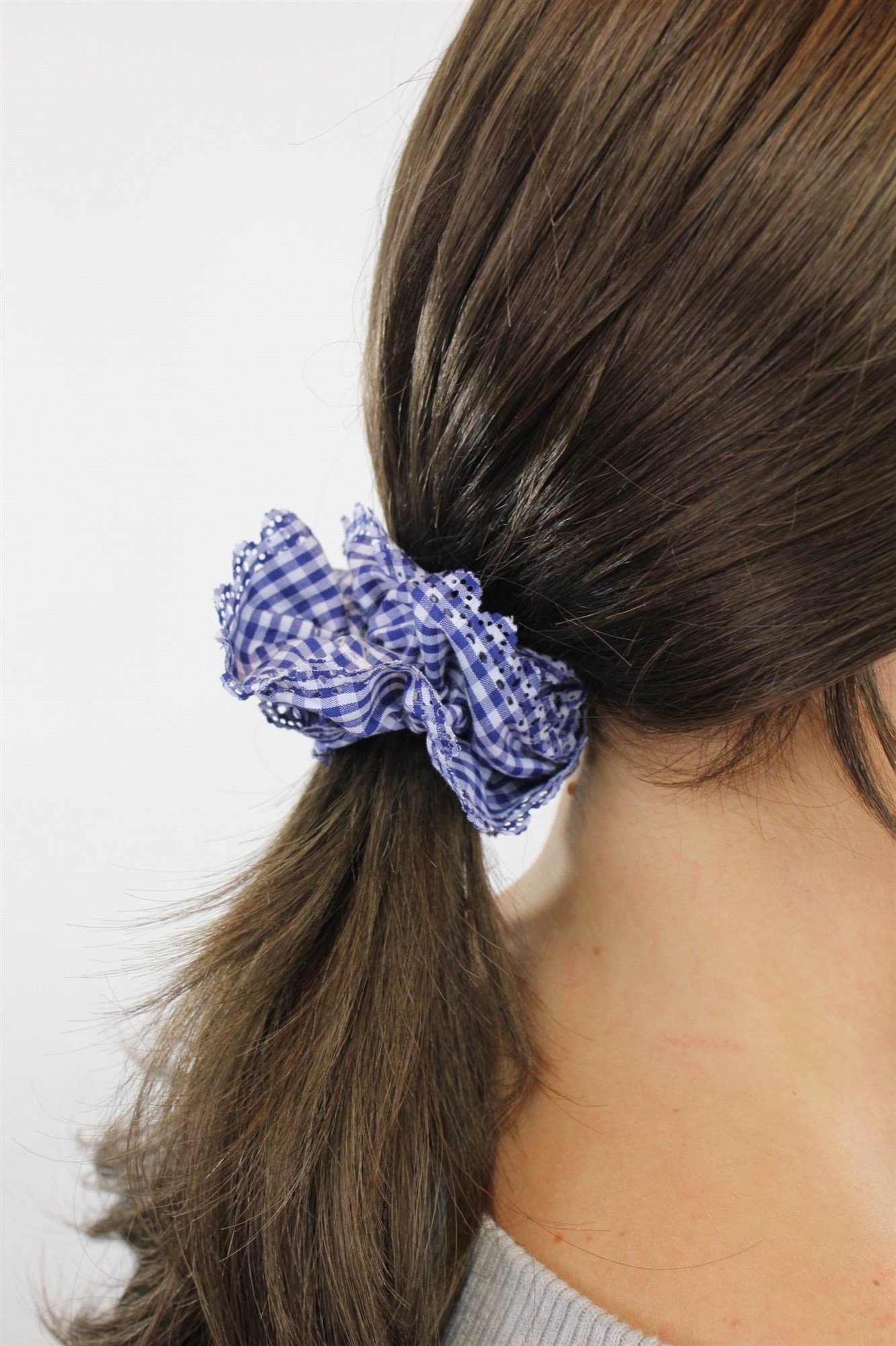 wig-me-up-z007-haarband-scrunchy-60ies-vintage-kariert-blau-wei-elastisch image 2