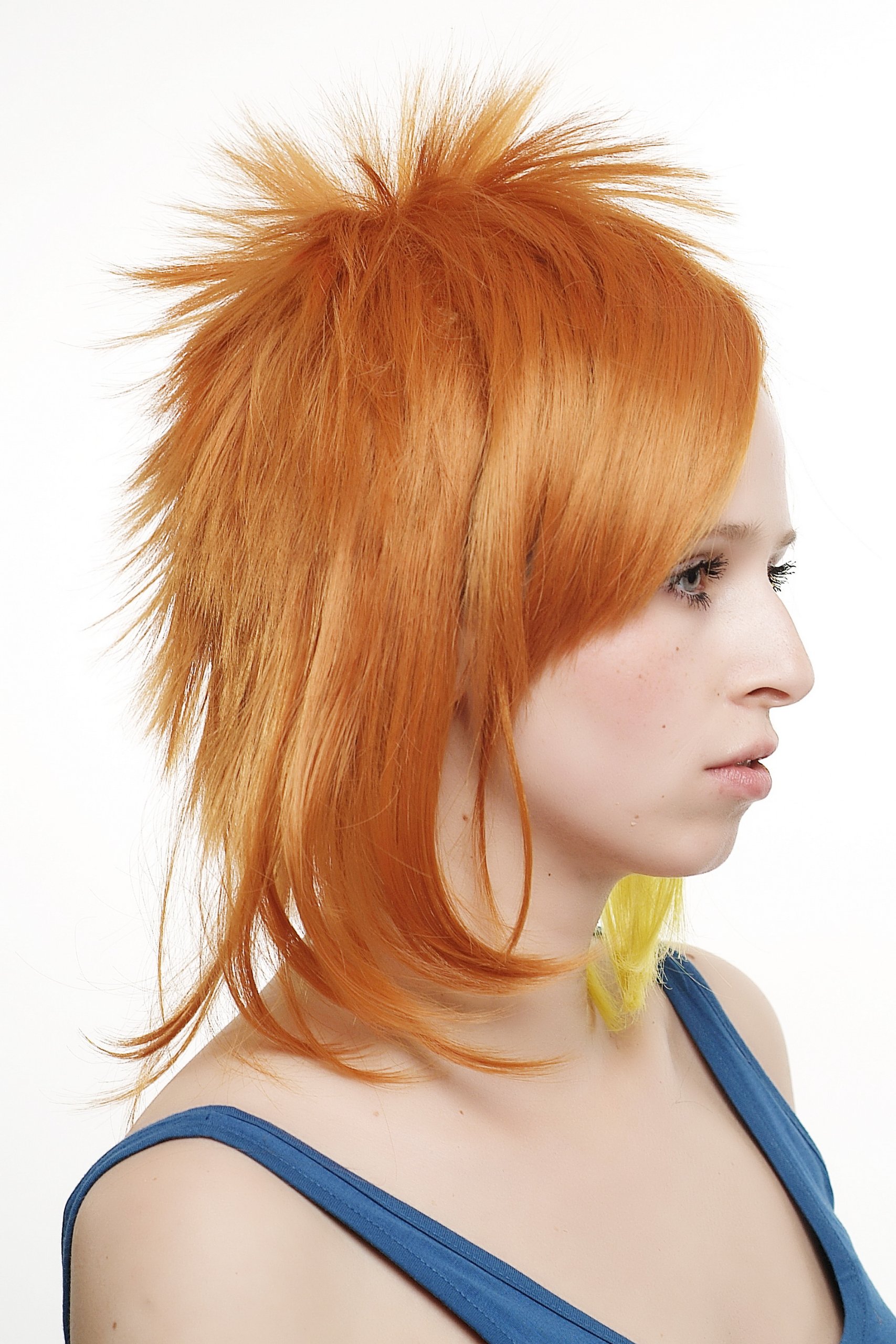 wig-me-up-sa021-t2735ht2104-damenper-cke-kurz-rot-gelb-papagei-look image 3